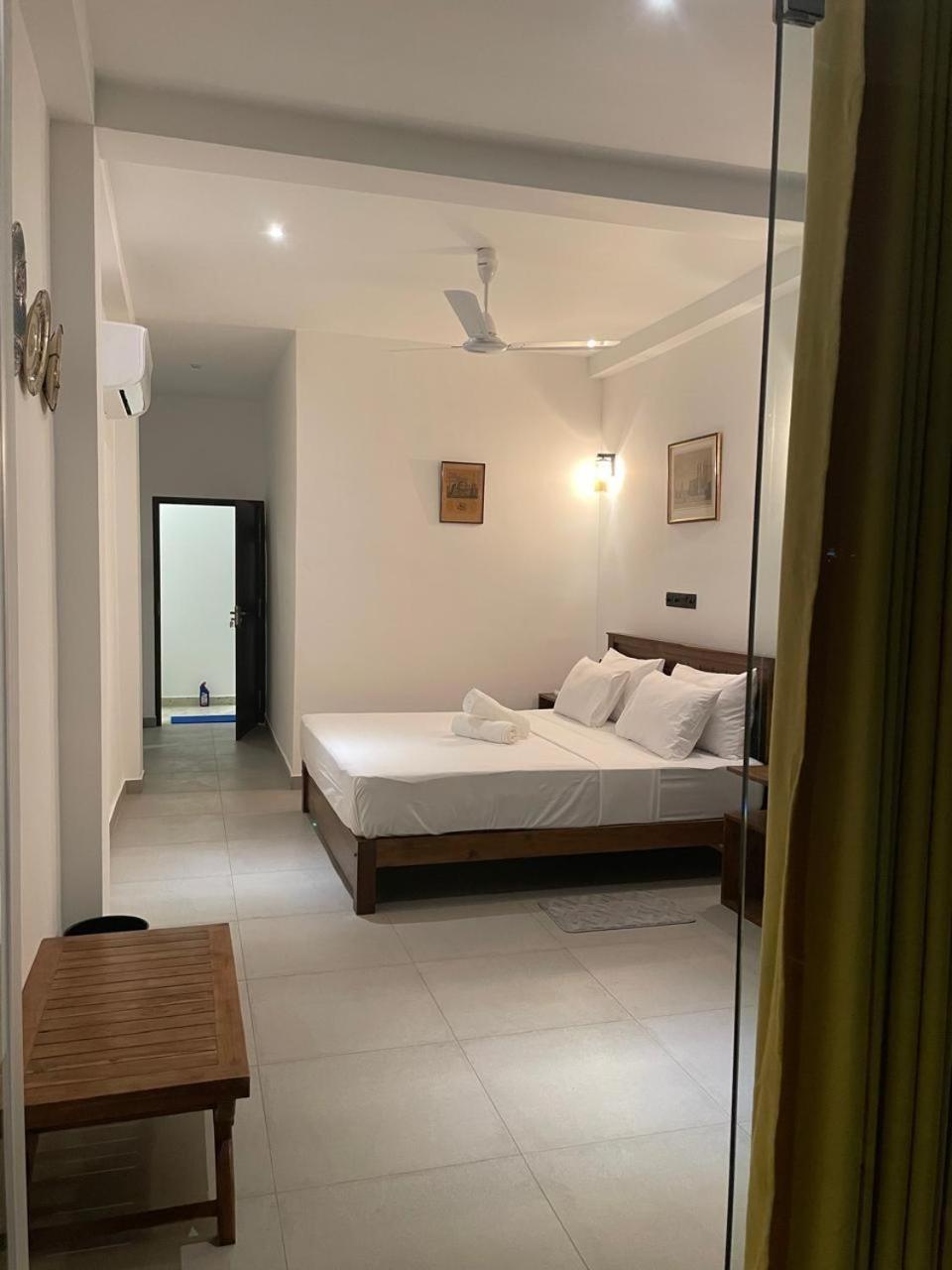 Kings Bay Beach Resort Galle Exterior photo