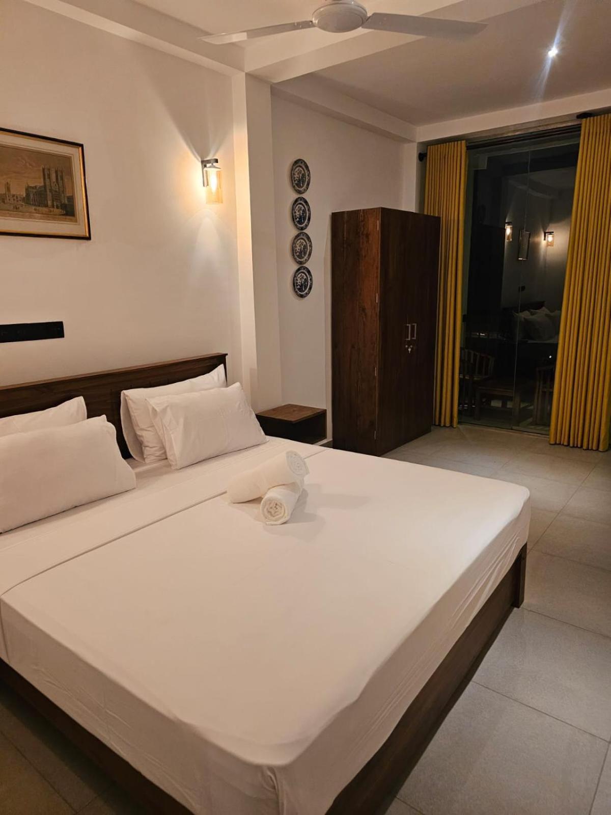 Kings Bay Beach Resort Galle Exterior photo